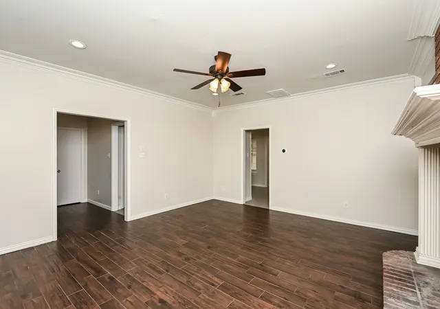 Photo 4 of Single family home for sale at 2057 Spinnaker Ln, Azle, TX 76020 | MLS# 21309170 | Listing updated on 2026-09-30