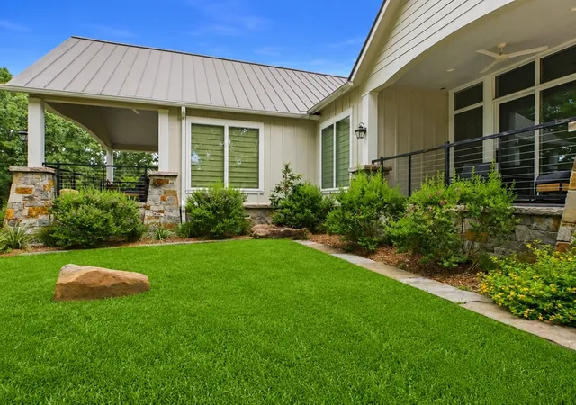 Photo 3 of Single family home for sale at 8307 Charlya Dr, Athens, TX 75752 | MLS# 21309790 | Listing updated on 2026-09-21
