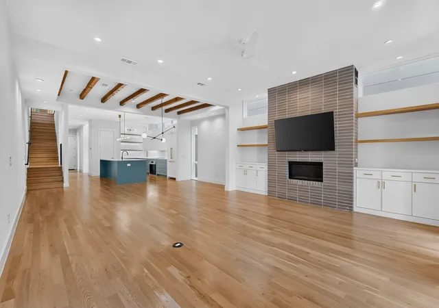 Photo 3 of Sale Pending at 5012 Mission Ave, Dallas, TX 75206 | MLS# 21312975 | Listing updated on 2026-07-27