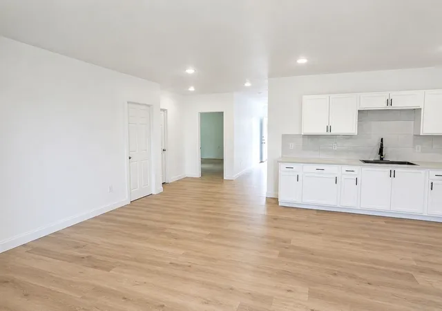 Photo 1 of Single family home for sale at 624 Griggs Ave, Fort Worth, TX 76103 | MLS# 21314114 | Listing updated on 2026-08-17