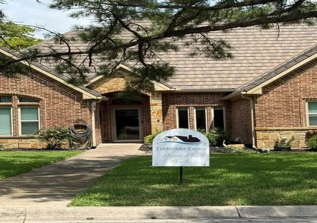 Photo 2 of Sale Pending at 325 Driftwood Ct, Azle, TX 76020 | MLS# 21307735 | Listing updated on 2026-08-24