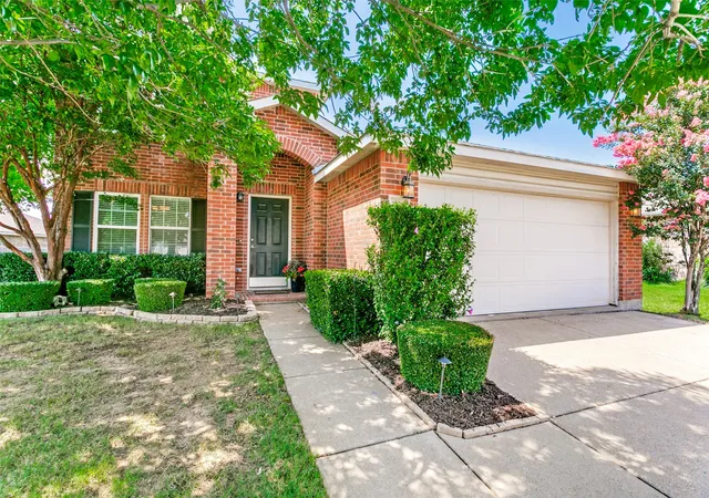 Homes for sale in Burleson, TX | 1208 Krista Dr, Burleson, TX 76028 | MLS# 21267808