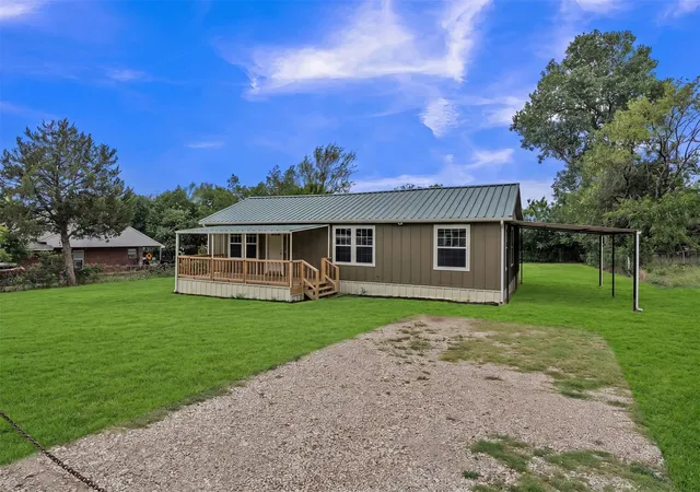 Photo 3 of Single family home for sale at 6410 Renwood Dr, Fort Worth, TX 76140 | MLS# 21311797 | Listing updated on 2026-08-27
