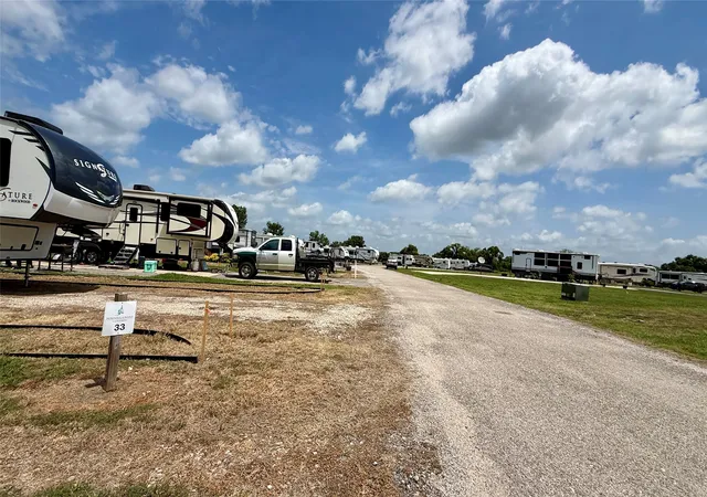 Homes for sale in Kerens, TX | 5136 Peninsula Rd, Kerens, TX 75144 | MLS# 21313915