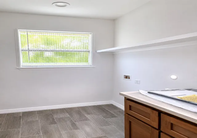 Photo 3 of Single family home for sale at 610 W Austin St, Paris, TX 75460 | MLS# 21308408 | Listing updated on 2026-08-29