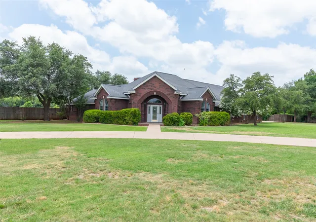 Photo 1 of Single family home for sale at 5433 Meadow Dr, Abilene, TX 79606 | MLS# 21308398 | Listing updated on 2026-10-06