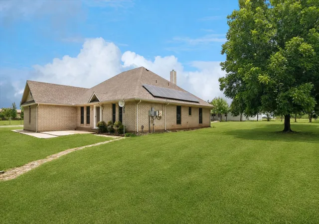 Photo 1 of Land for sale at 3007 Mcreynolds Rd, Sanger, TX 76266 | MLS# 21303145 | Listing updated on 2026-08-22