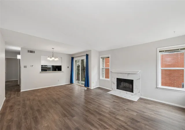 Photo 2 of Condo for sale at 6900 Skillman St #305, Dallas, TX 75231 | MLS# 21313316 | Listing updated on 2026-08-22