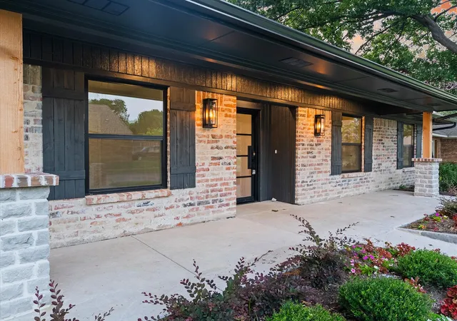 Homes for sale in Carrollton, TX | 2813 Staffordshire Dr, Carrollton, TX 75007 | MLS# 21312841