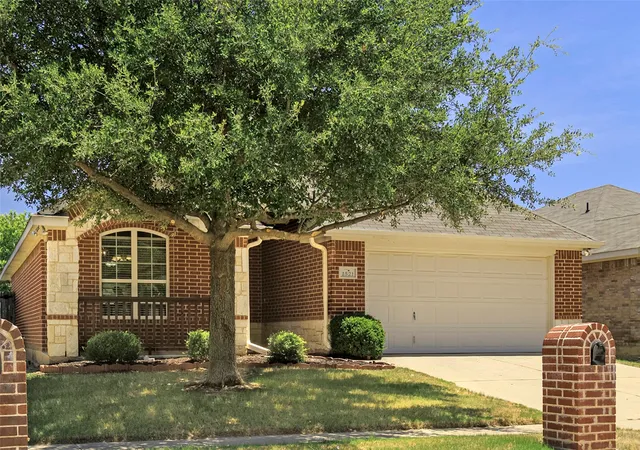Homes for sale in Burleson, TX | 1521 Wickham Dr, Burleson, TX 76028 | MLS# 21313943