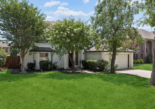 Photo 2 of Single family home for sale at 2108 Bentley Dr, Flower Mound, TX 75028 | MLS# 21308776 | Listing updated on 2026-08-29