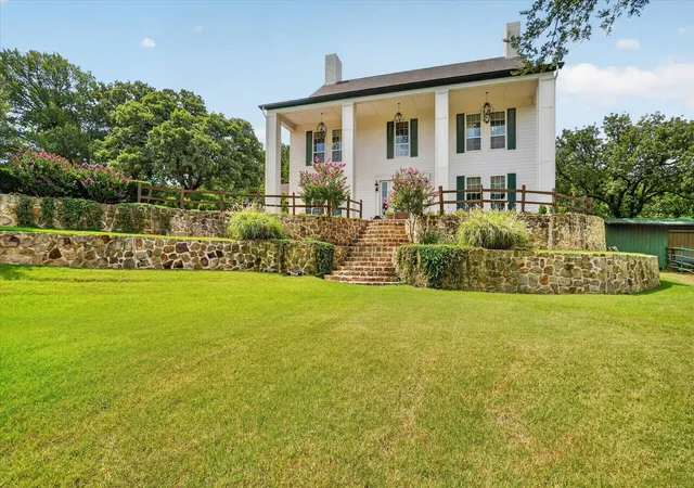 Photo 1 of Mansion for sale at 3438 Indian Trl, Arlington, TX 76016 | MLS# 21314056 | Listing updated on 2026-08-22