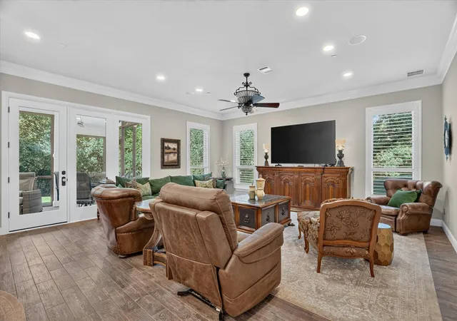 Photo 4 of Single family home for sale at 3438 Indian Trl, Arlington, TX 76016 | MLS# 21314056 | Listing updated on 2026-08-22
