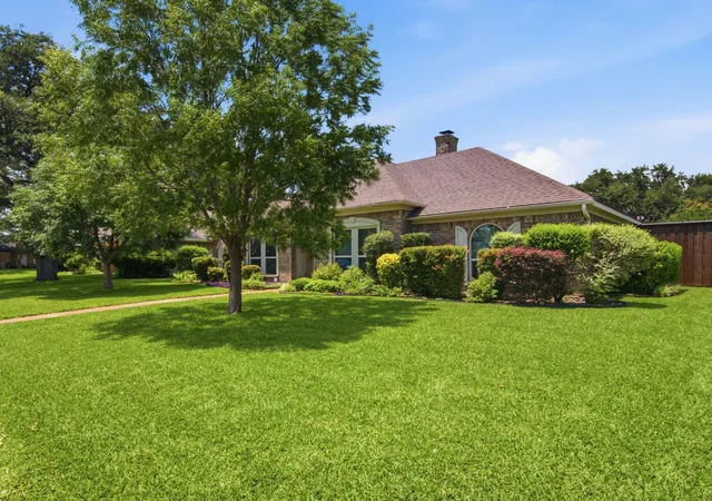 Photo 4 of Single family home for sale at 1403 Concord Dr, Richardson, TX 75081 | MLS# 21313361 | Listing updated on 2026-10-07