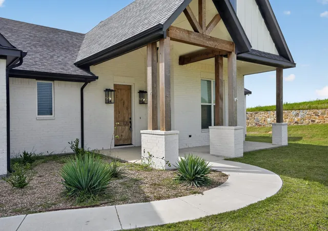 Photo 3 of Single family home for sale at 1040 Agnes N, Springtown, TX 76082 | MLS# 21314252 | Listing updated on 2026-10-02