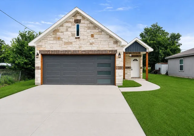 Homes for sale in Corsicana, TX | 1206 E 11th, Corsicana, TX 75110 | MLS# 21312836