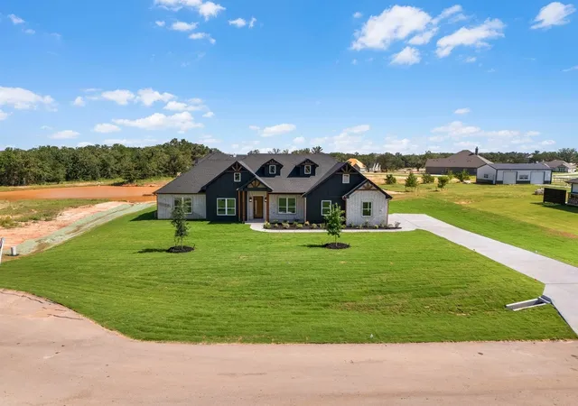 Homes for sale in Springtown, TX | 508 Ashlow Ct, Springtown, TX 76082 | MLS# 21310658