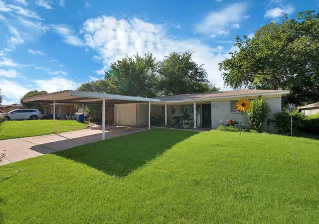 Homes for sale in White Settlement, TX | 7824 Whitney Dr, White Settlement, TX 76108 | MLS# 21313733