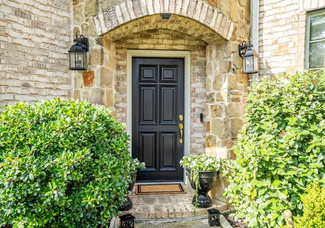Photo 4 of Single family home for sale at 228 Livingston Dr, Hickory Creek, TX 75065 | MLS# 21314278 | Listing updated on 2026-08-23