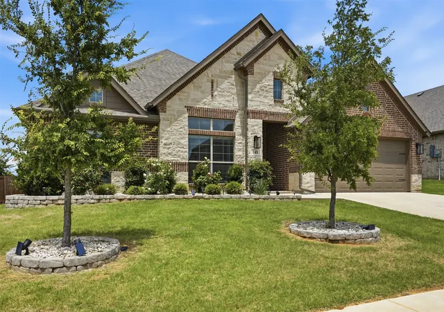 Photo 2 of Single family home for sale at 145 Mockingbird Hill Dr, Joshua, TX 76058 | MLS# 21305332 | Listing updated on 2026-08-22