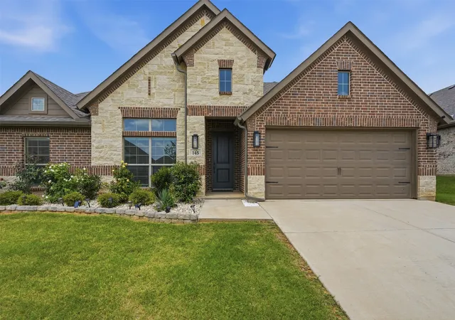 Photo 3 of Single family home for sale at 145 Mockingbird Hill Dr, Joshua, TX 76058 | MLS# 21305332 | Listing updated on 2026-08-22