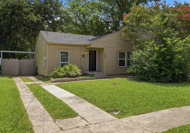Photo 2 of Sale Pending at 1450 Holcomb Rd, Dallas, TX 75217 | MLS# 21313753 | Listing updated on 2026-08-25