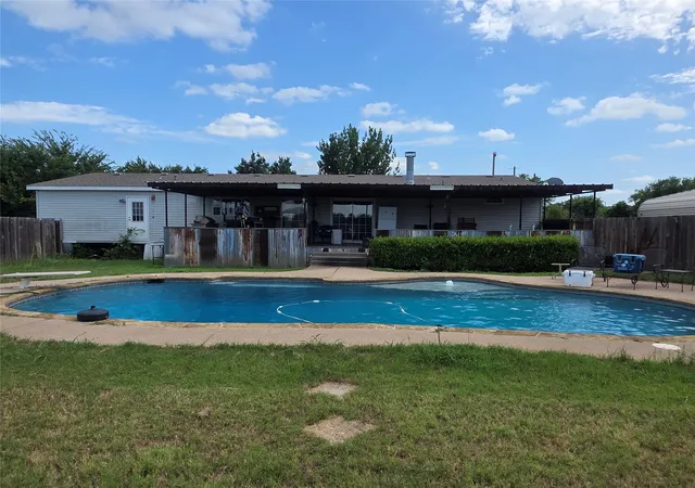 Homes for sale in Jermyn, TX | 204 Jermyn Rd, Jermyn, TX 76459 | MLS# 21314426