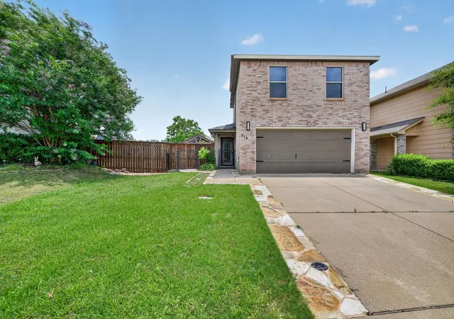 Photo 2 of Single family home for sale at 716 River Hill Ln, Fort Worth, TX 76114 | MLS# 21314433 | Listing updated on 2026-07-26
