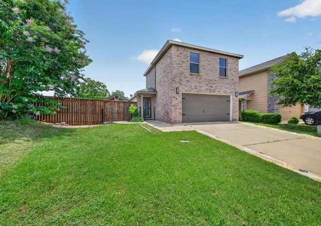 Photo 3 of Single family home for sale at 716 River Hill Ln, Fort Worth, TX 76114 | MLS# 21314433 | Listing updated on 2026-07-26