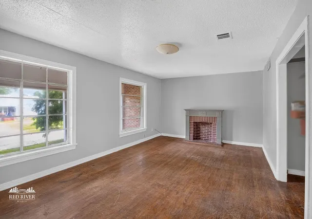 Photo 3 of Multi family home for sale at 339 Boulevard St, Shreveport, LA 71104 | MLS# 21311592 | Listing updated on 2026-08-22