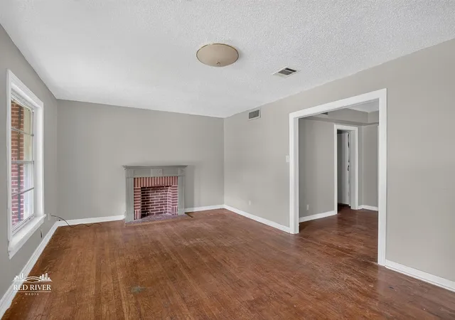 Photo 3 of House for sale at 339 Boulevard St, Shreveport, LA 71104 | MLS# 21311592 | Listing updated on 2026-08-22