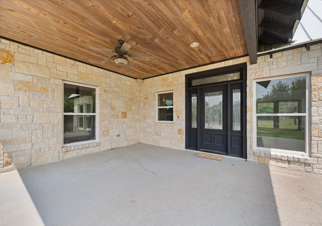 Photo 2 of Single family home for sale at 1127 Mallard Ln, Glen Rose, TX 76043 | MLS# 21314256 | Listing updated on 2026-08-28