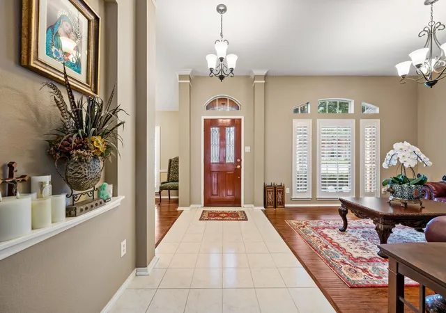 Homes for sale in Keller, TX | 926 Creekbend Dr, Keller, TX 76248 | MLS# 21314280