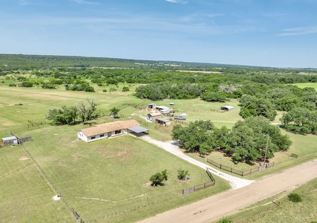 Homes for sale in Clifton, TX | 2517 County Road 4240, Clifton, TX 76634 | MLS# 21310912