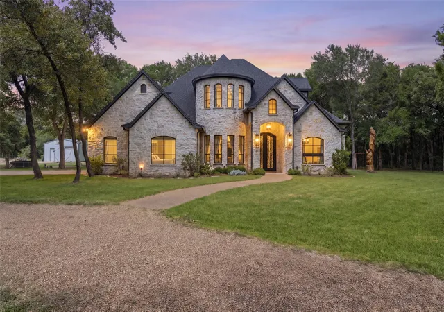 Photo 1 of Single family home for sale at 1074 Rogers Hill Spur, Waco, TX 76705 | MLS# 21314097 | Listing updated on 2026-08-22