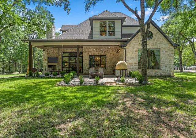 Photo 3 of Single family home for sale at 1074 Rogers Hill Spur, Waco, TX 76705 | MLS# 21314097 | Listing updated on 2026-08-22
