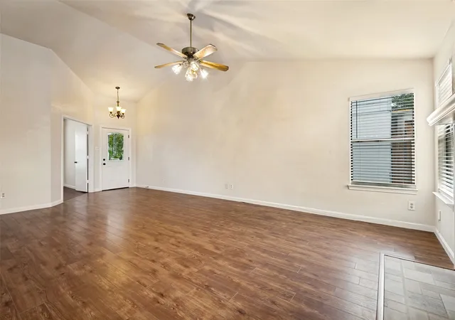 Photo 3 of Sale Pending at 1616 Wickford Dr, Arlington, TX 76018 | MLS# 21312919 | Listing updated on 2026-08-27