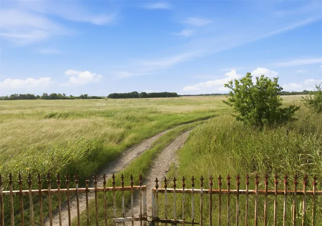 Homes for sale in Chilton, TX | 990 Lcr 610 Hwy 7 Hwy, Chilton, TX 76632 | MLS# 21309965