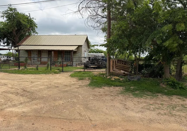 Homes for sale in Baird, TX | 125 Lombard St, Baird, TX 79504 | MLS# 21314475