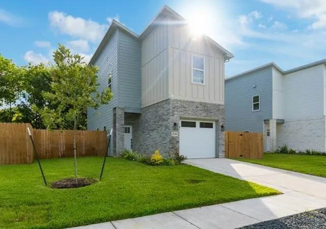 Photo 1 of Single family home for sale at 2662 Sutton St, Dallas, TX 75210 | MLS# 21314519 | Listing updated on 2026-08-29