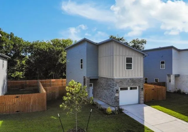 Photo 2 of Single family home for sale at 2662 Sutton St, Dallas, TX 75210 | MLS# 21314519 | Listing updated on 2026-08-29