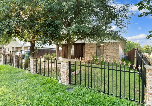 Homes for sale in Ferris, TX | 311 E 9th St, Ferris, TX 75125 | MLS# 21314112