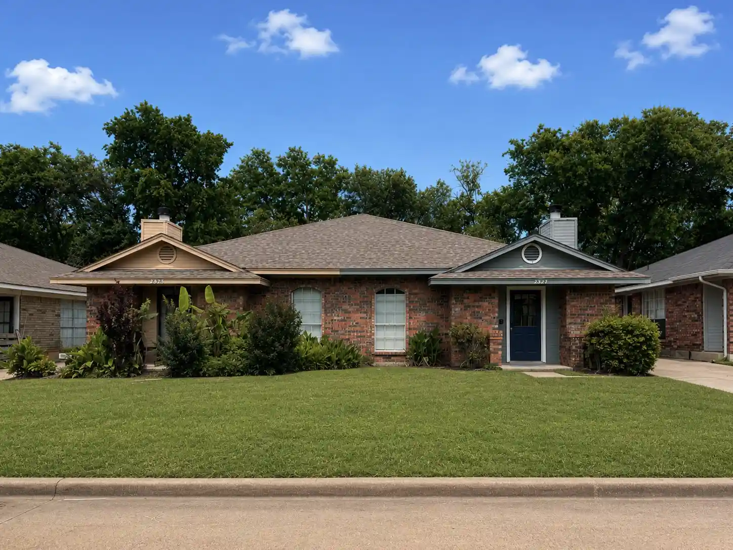 Single family home for sale at 2327 Summer Pl Dr, Arlington, TX 76014 | MLS# 21307880