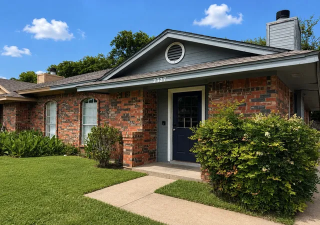 Photo 2 of Single family home for sale at 2327 Summer Pl Dr, Arlington, TX 76014 | MLS# 21307880 | Listing updated on 2026-10-03