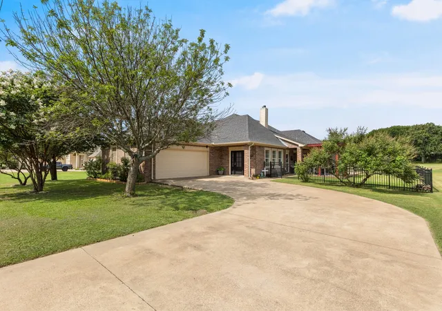 Homes for sale in Whitney, TX | 17012 Trailwood Dr, Whitney, TX 76692 | MLS# 21306590