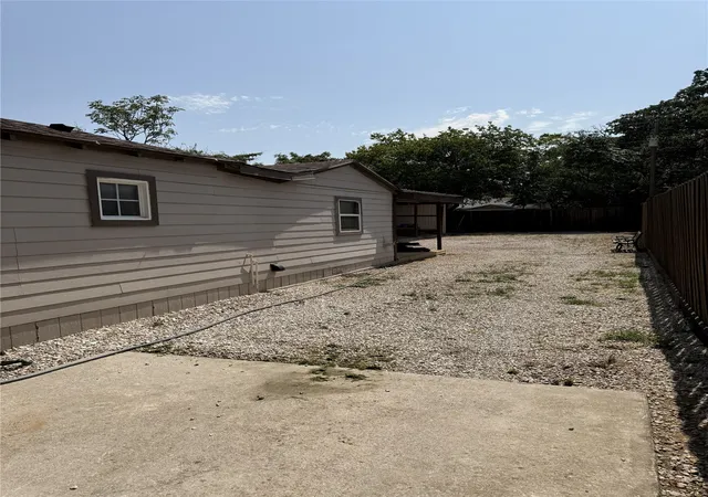 Homes for sale in Haltom City, TX | 2212 Harris Ln, Haltom City, TX 76117 | MLS# 21314397