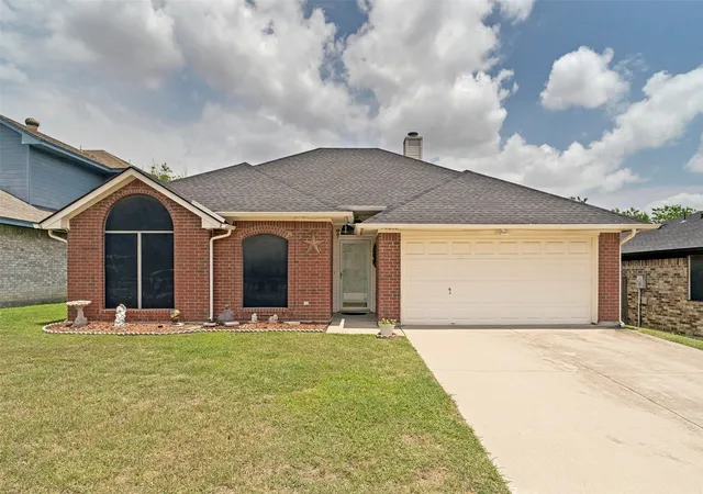 Photo 1 of Sale Pending at 10212 Maria Dr, Fort Worth, TX 76108 | MLS# 21314564 | Listing updated on 2026-07-06