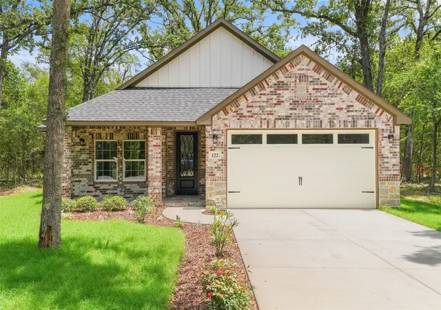 Homes for sale in Trinidad, TX | 122 E Beachwood Loop, Trinidad, TX 75163 | MLS# 21312592