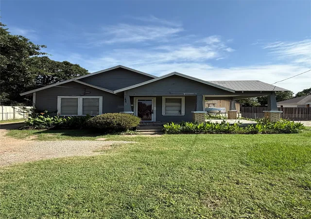 Homes for sale in Irving, TX | 1435 E Shady Grove Rd, Irving, TX 75060 | MLS# 21312306