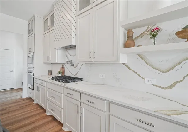 Photo 2 of Sale Pending at 340 Slimp Blf, Azle, TX 76020 | MLS# 21314131 | Listing updated on 2026-09-25